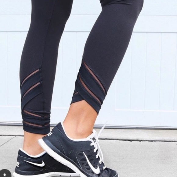 lululemon athletica Pants - Lululemon black High Times Pant Wrap mesh - Rare
